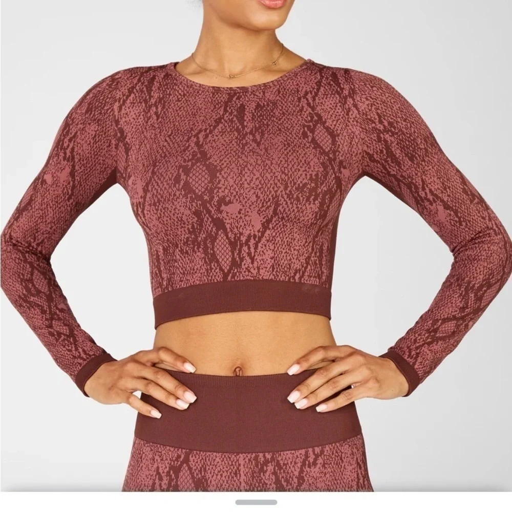 Fabletics Kamila Seamless Long Sleeve Cropped Workout Top Size XS - Picture 3 of 7